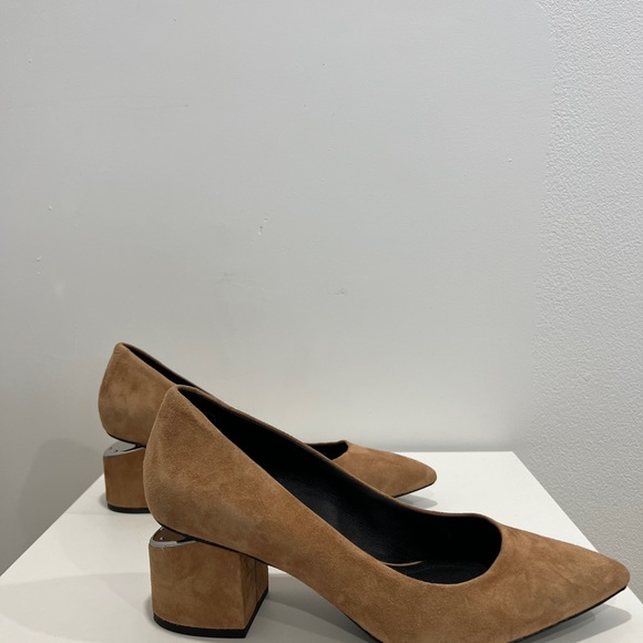 Alexander Wang ‘Simona’ Mid-Heel Cut-Out pumps - Picture 9 of 9